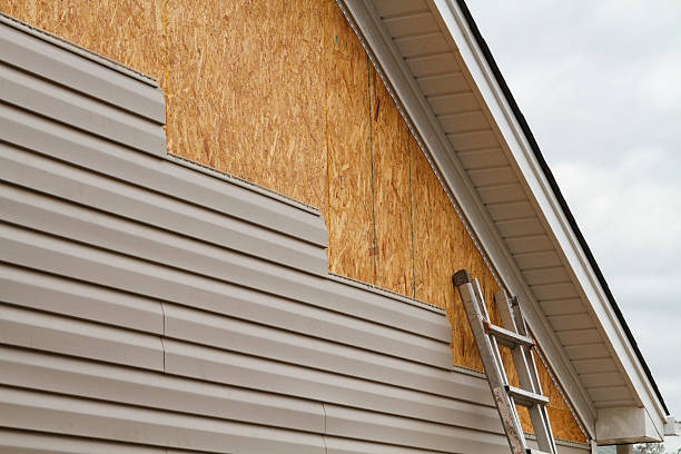 24/7 Emergency Vinyl Siding experts in Petersburg, IL